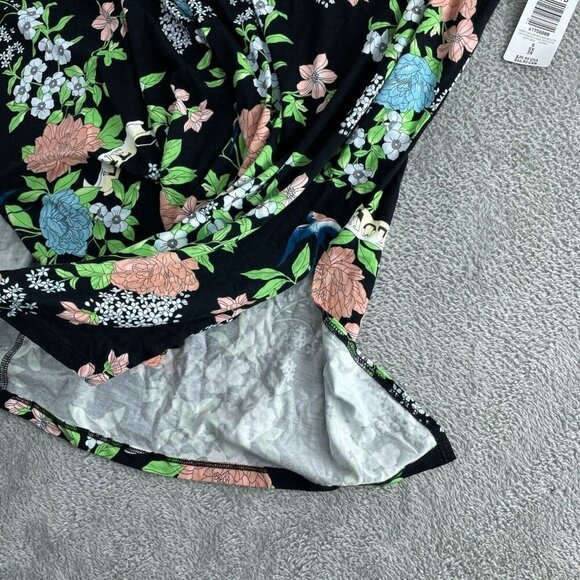 Torrid Womens Super Soft Floral Black V-Neck Knit Top Size 5X Rayon NWT 3313 - Picture 4 of 9